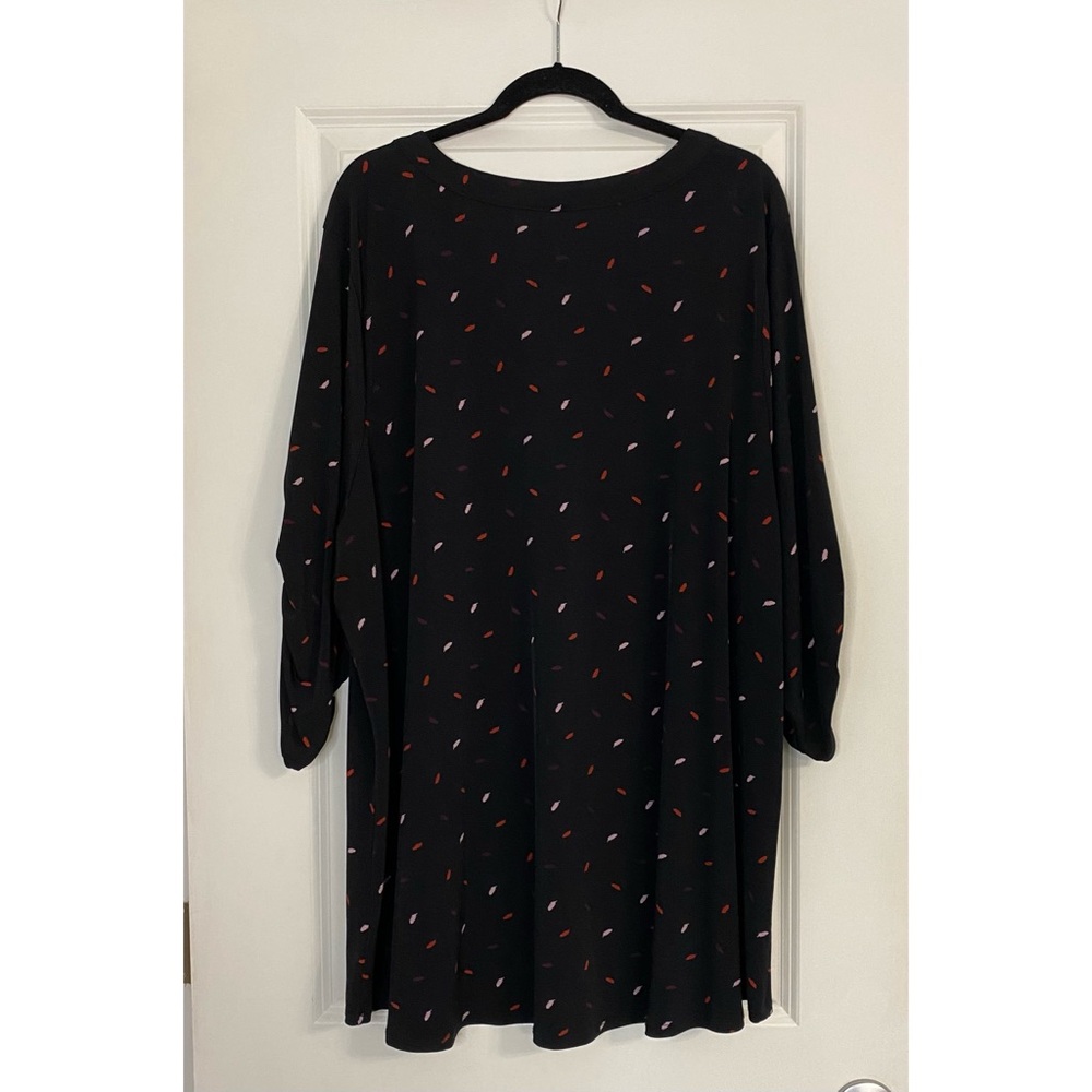 Torrid Black Multicolored Feather Roll Tab Top - image 3